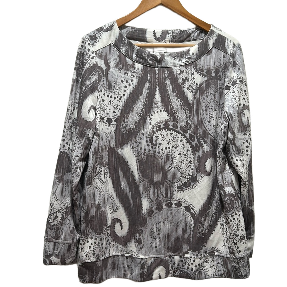 🍂Weekends by Chicos gray and. white paisley print top Long sleeve size 2 GUC